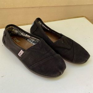 Toms black shoes